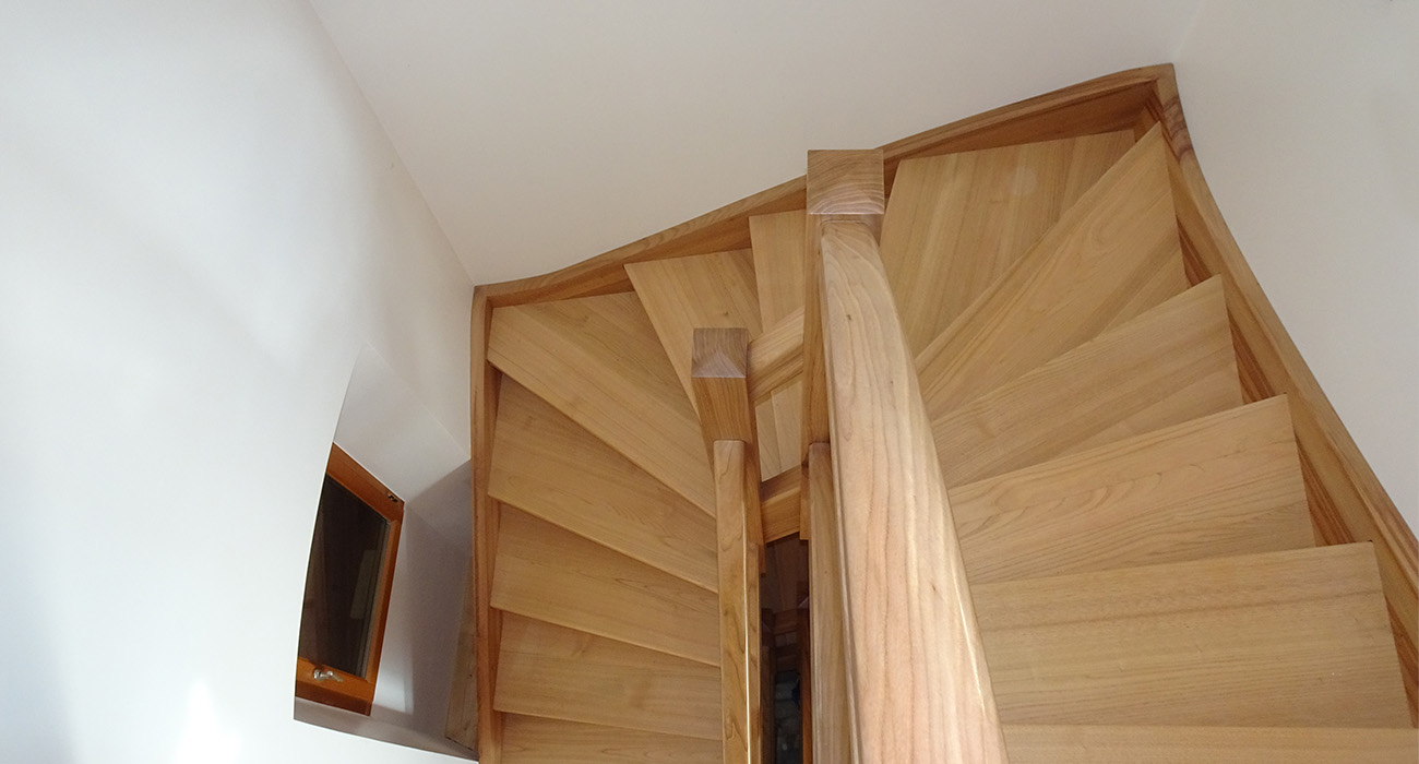 Fabrication escalier en 1/4 de rond en bois
